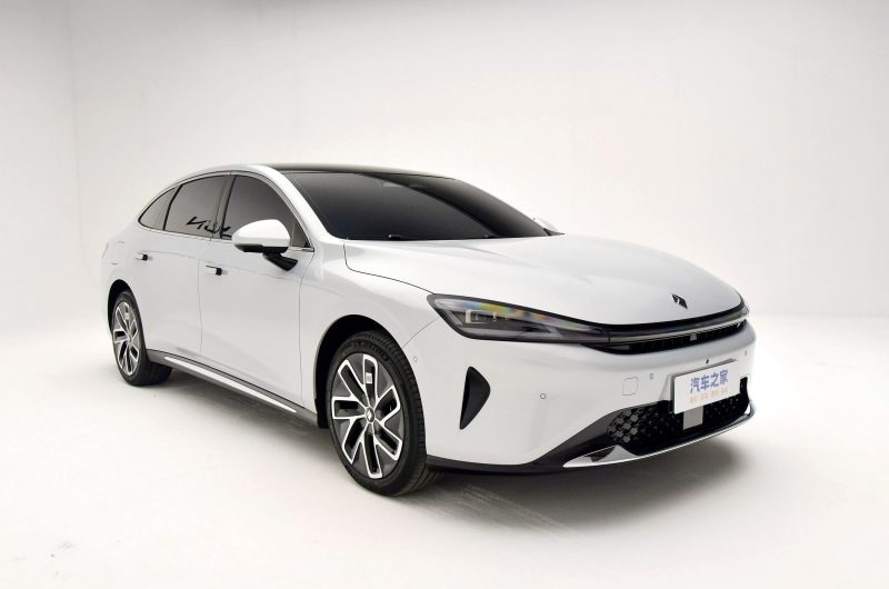 Бизнес-класс по цене эконома: флагманский седан Baojun показал свой просторный салон