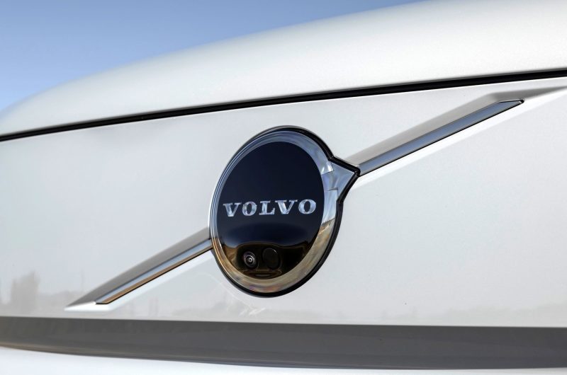 Volvo официально анонсировала кроссовер EX60 и другие новинки ближайших лет