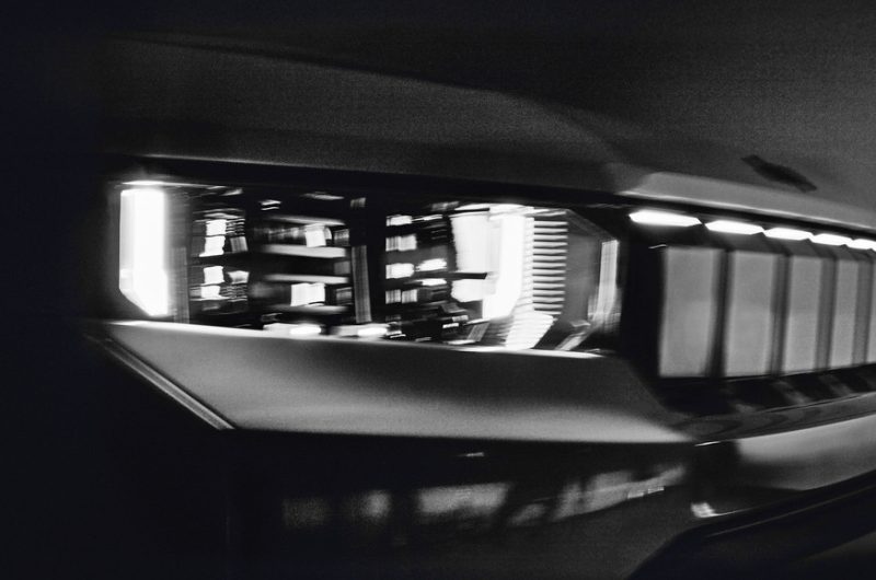 Новый Jeep Compass: брата Peugeot и Opel показали на свежих фото