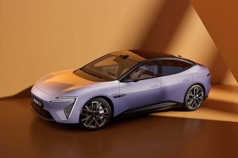 Седан Avatr 06 выходит на рынок: самая дешёвая модель в гамме