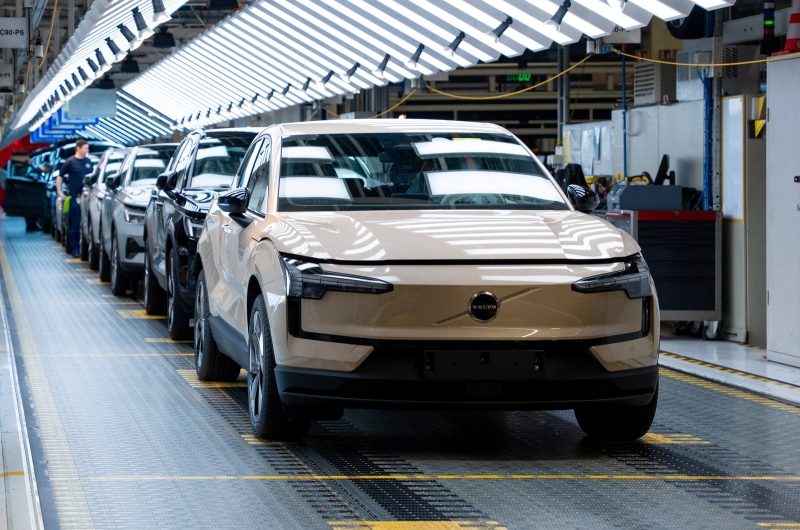 Кроссовер Volvo EX30 получил европейскую прописку: производство стартовало в Бельгии