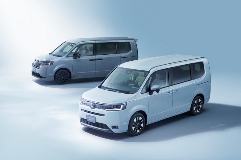 Обновлён популярный минивэн Honda Step WGN: расширенное оснащение и особая версия