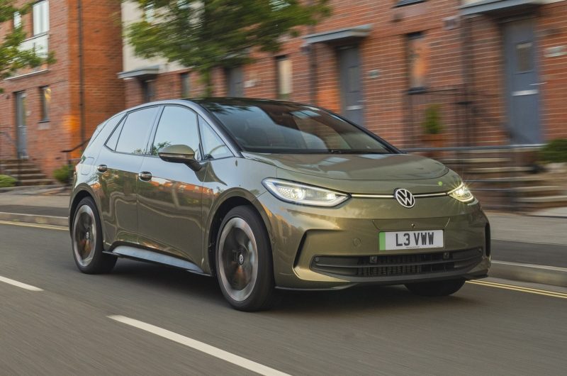 Следующий рестайлинг даст хэтчбеку Volkswagen ID.3 новое «лицо» в стиле концепта ID. GTI