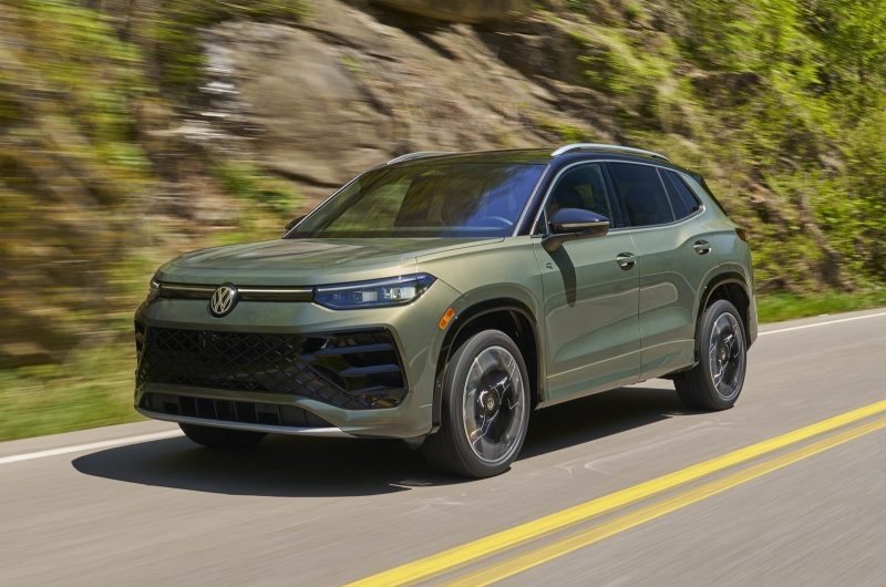 «Заряженный» Volkswagen Tiguan SEL R-Line Turbo: подросшая мощность и оснащение побогаче