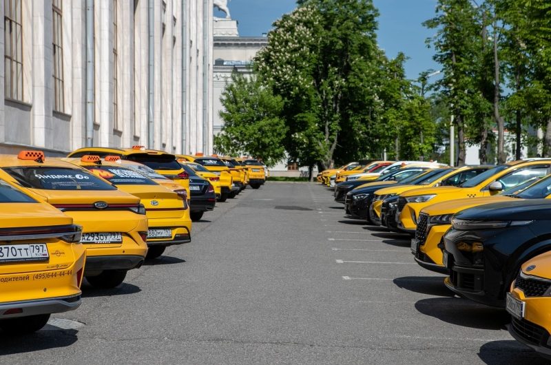 Дептранс Москвы и МЕФТ определили лучших водителей такси столицы по итогам конкурса профмастерства