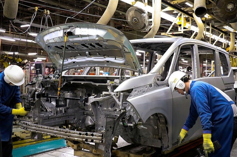 Nissan борется за выживание: новые сокращения на фоне колоссальных убытков