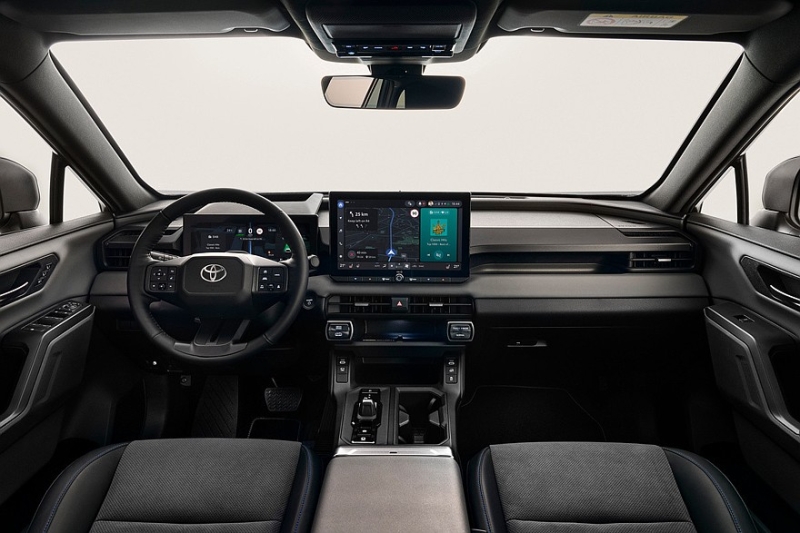 Новый кроссовер Toyota RAV4 дебютировал в нескольких версиях
