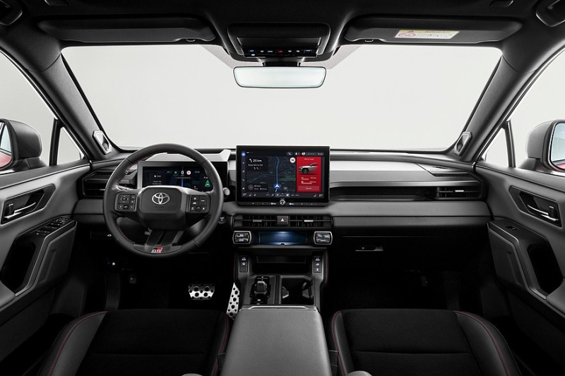 Новый кроссовер Toyota RAV4 дебютировал в нескольких версиях