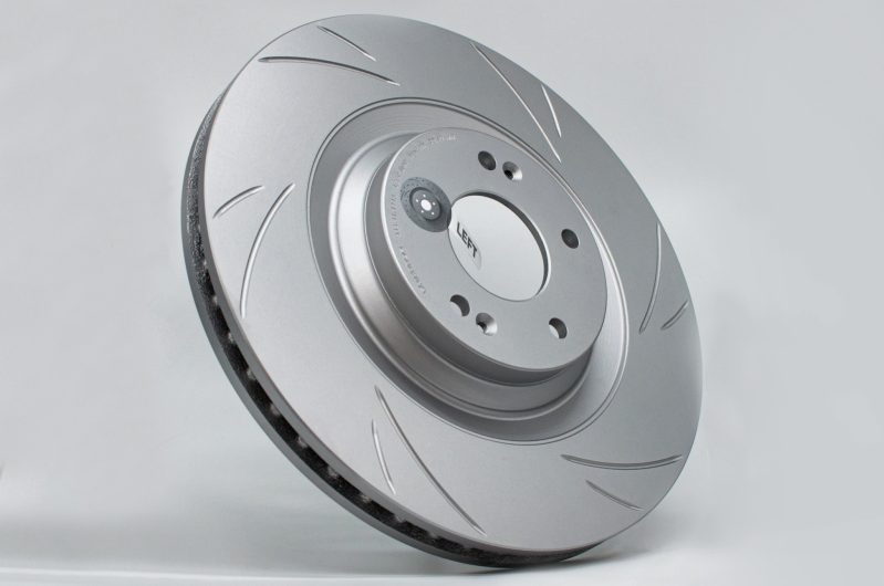 В России появились новые тормозные колодки и диски