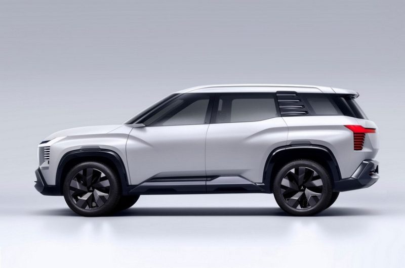 Mitsubishi анонсировала новинку: возможно, это кроссовер Destinator по мотивам DST Concept