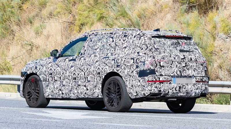 Новый флагманский кроссовер Audi Q9 проехался на камеру
