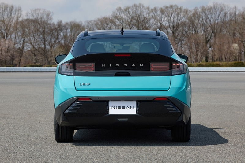 Новый кроссовер Nissan Leaf: показаны «простые» версии