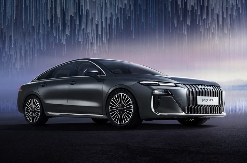 Показан большой седан Roewe M7 DMH в новом стиле от бывшего дизайнера BMW и Volkswagen