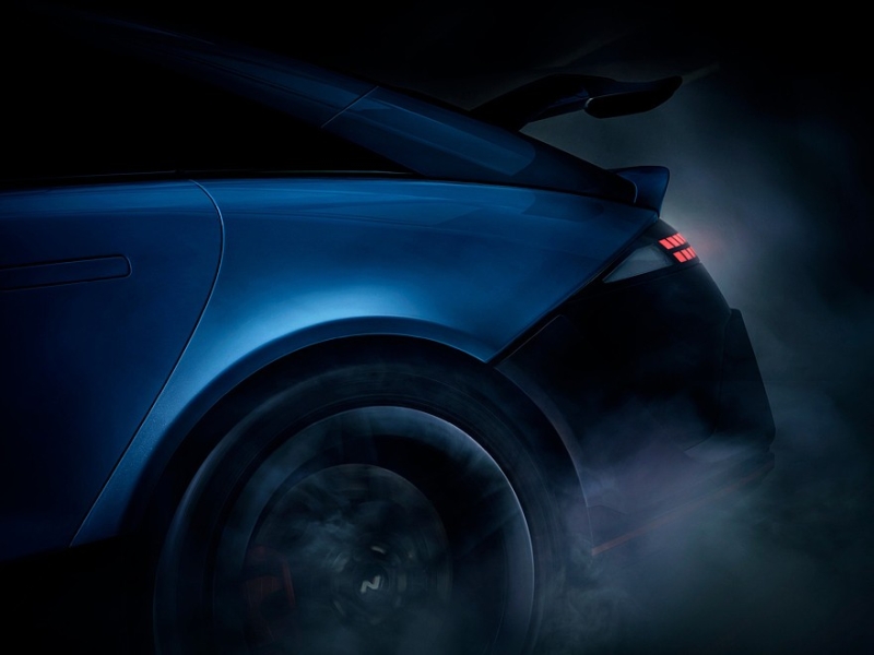 «Заряженный» седан готовится к дебюту: Hyundai Ioniq 6 N показался на новых тизерах