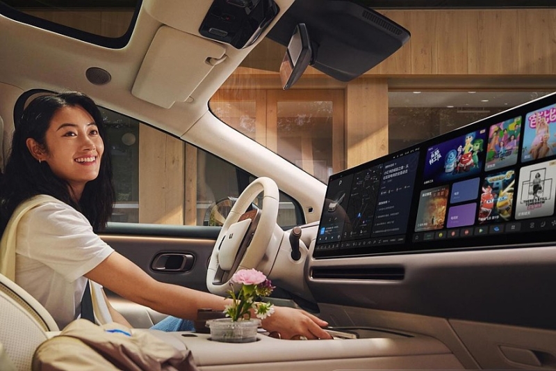 Полноприводный кроссовер Li i8 выходит на рынок: богатые комплектации, вдвое дешевле Model X