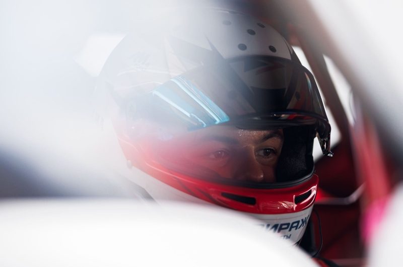 Тимофей Добровольский в сложнейших условиях одержал дебютную победу в RDS GP на «Красном кольце»