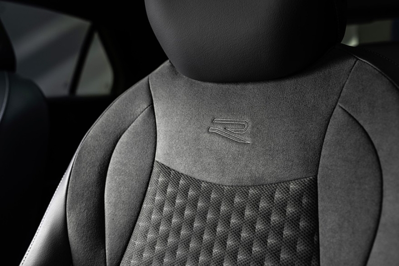 Volkswagen рассекретил кроссовер T-Roc нового поколения, цена известна