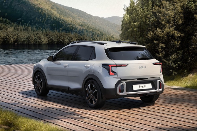 Бюджетный кроссовер Kia Stonic сменил имидж после рестайлинга