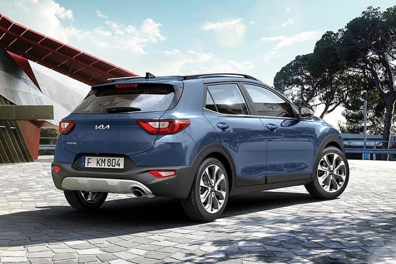 Бюджетный кроссовер Kia Stonic сменил имидж после рестайлинга