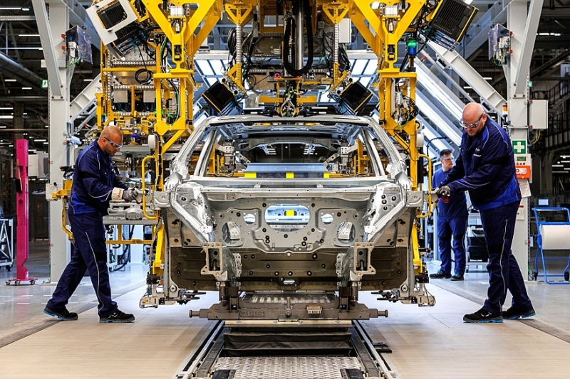 Чисто, зелено, солнечно: BMW показала завод, на котором будут собирать новый BMW iX3