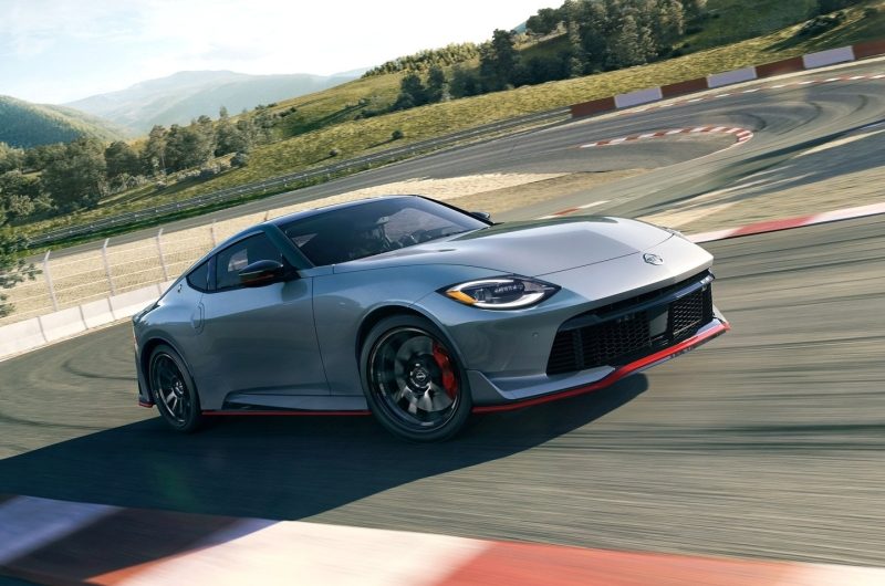 Для опытных водителей и коллекционеров: Nissan Z Nismo получит версию с МКП