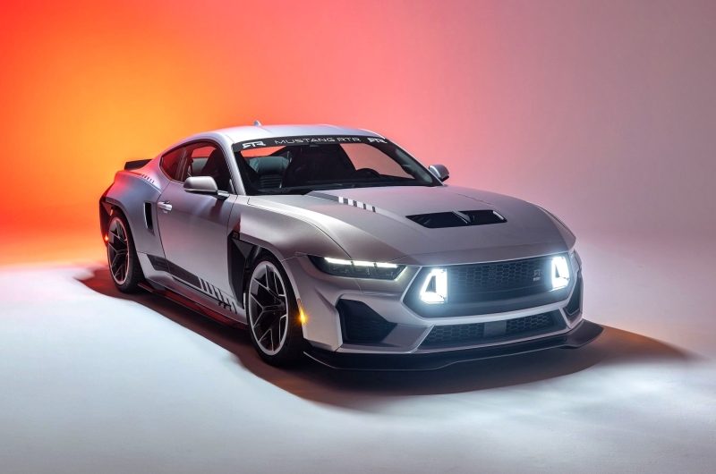 Ford Mustang RTR Spec 5: карбоновый обвес в стиле киберпанк, 882 л.с., можно выбрать МКП