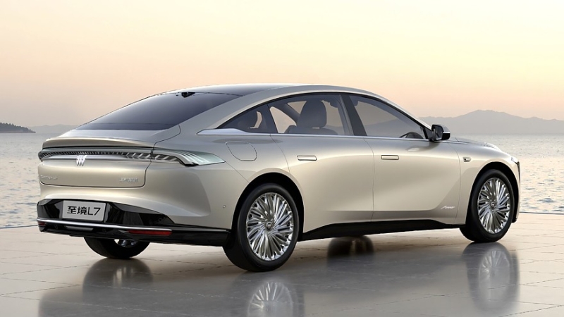 Китайский Buick Electra L7 готовится к премьере: библиотечная тишина и мощная «музыка»