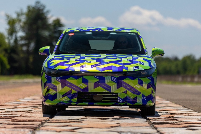 Lafa 5 от марки Leapmotor, которую продвигает Stellantis: «живые» фото и расшифровка названия