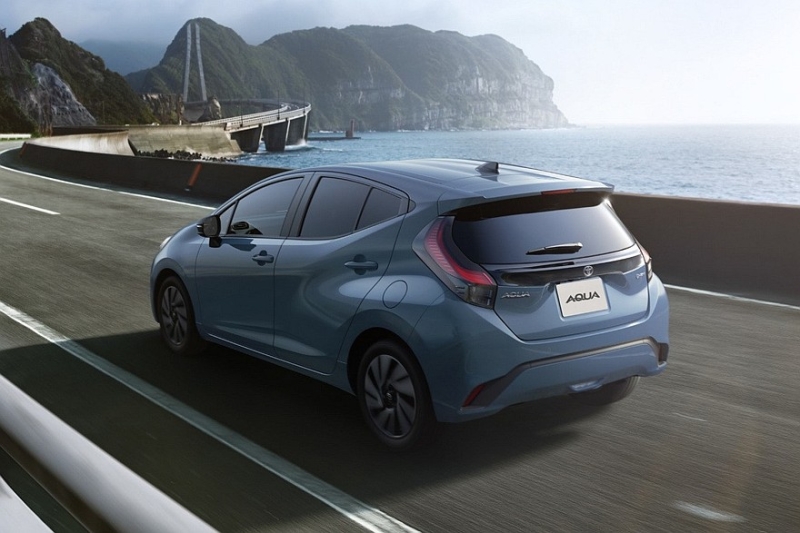 Обновлён хэтч Toyota Aqua: облик в стиле старших моделей и расширенный список оборудования