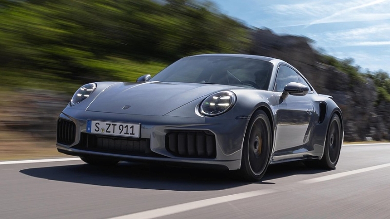 Обновлённый Porsche 911 Turbo S: гибридные 711 л.с., масса 1740 кг и 2,5 с до «сотни»