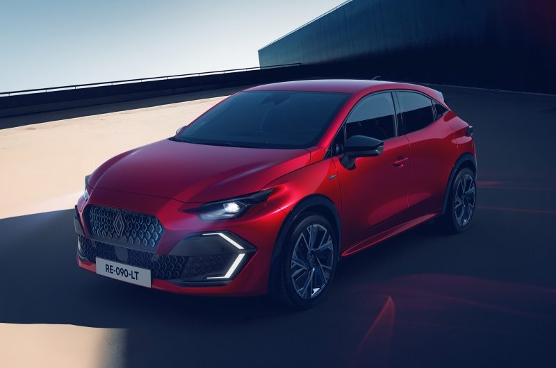 Renault Clio нового поколения подрос, изменил моторную гамму и стал динамичнее