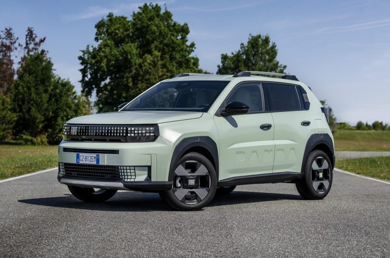 У Fiat Grande Panda появилась новая версия: бензиновый мотор и механическая коробка