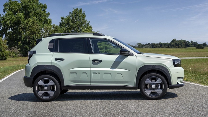 У Fiat Grande Panda появилась новая версия: бензиновый мотор и механическая коробка