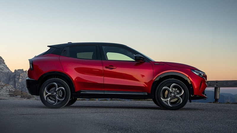 Alfa Romeo Junior обзавёлся «подогретой» версией Sport Speciale