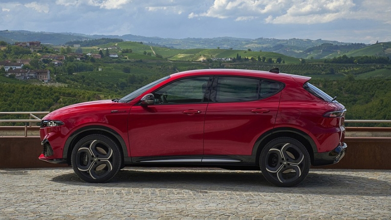Alfa Romeo обновила кроссовер Tonale на фоне падения спроса