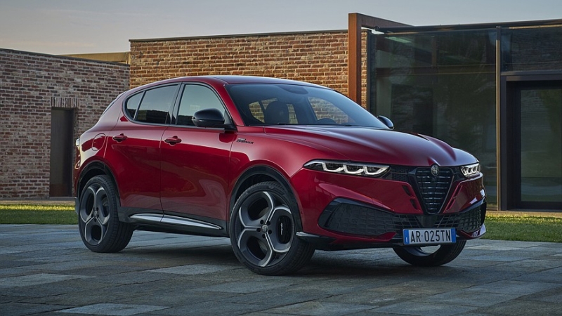 Alfa Romeo обновила кроссовер Tonale на фоне падения спроса
