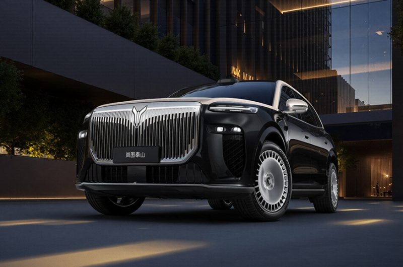 Dongfeng полностью раскрыл интерьер кроссовера Voyah Taishan, который привезут в Россию