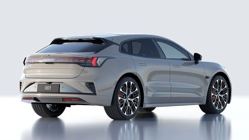 Ещё раз обновлённый Zeekr 001 выходит на рынок: больше мощности, богаче оснащение