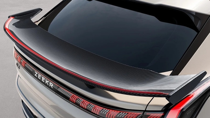 Ещё раз обновлённый Zeekr 001 выходит на рынок: больше мощности, богаче оснащение