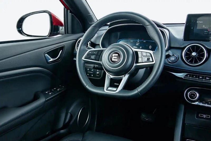 Кроссовер Nammi 06 от Dongfeng добрался до России под видом Evolute i-Joy нового поколения