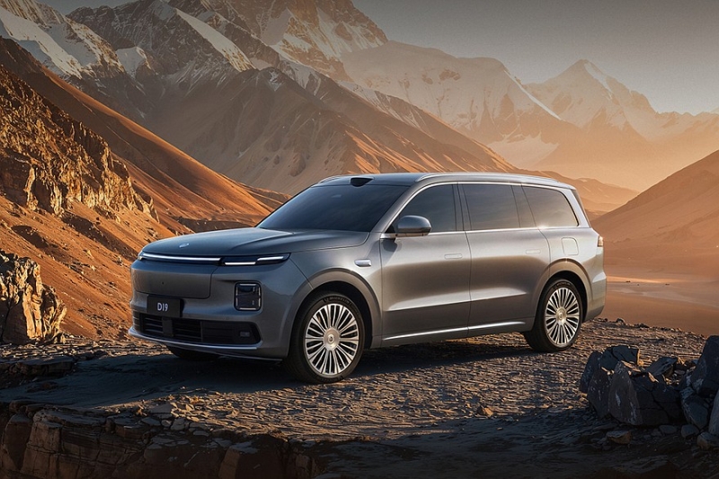 Leapmotor D19 вклинится в ставший тесным сегмент роскошных больших кроссоверов