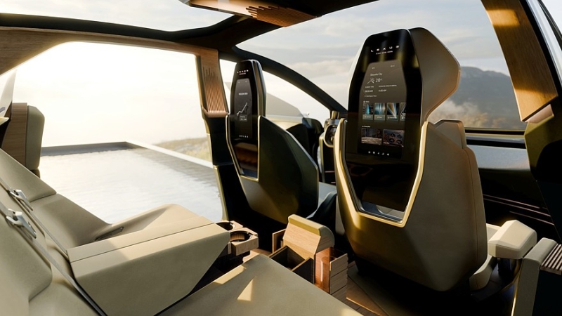 Lexus ищет новые форматы для флагманской модели LS, а новый суперкар показал интерьер