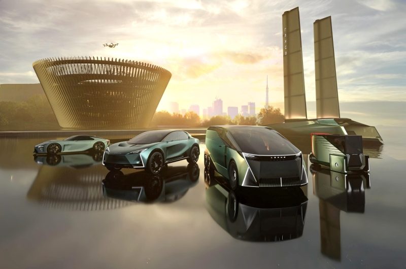 Lexus ищет новые форматы для флагманской модели LS, а новый суперкар показал интерьер