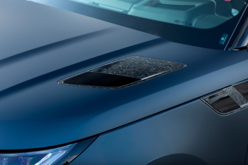 Manhart SV 800: больше мощности для упакованного в карбон Range Rover Sport SV