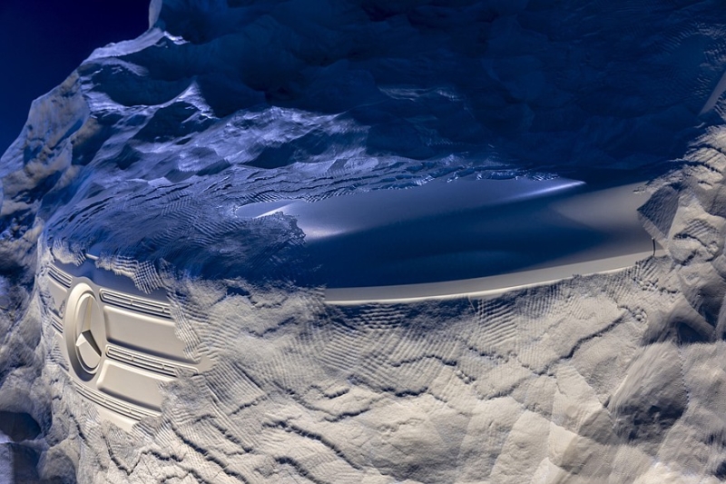 Mercedes-Benz готовит Sprinter нового поколения: первые тизеры