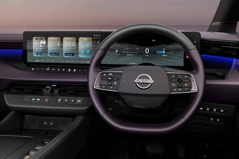 Nissan рассекретил внешность и салон минивэна Elgrand нового поколения