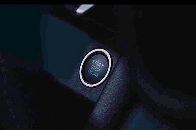 Новый пикап Nissan Navara на базе Mitsubishi L200: официальные кадры и дата премьеры