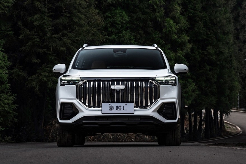 Обновлённый Geely Okavango приготовился к премьере: кроссовер объявлен следующим поколением