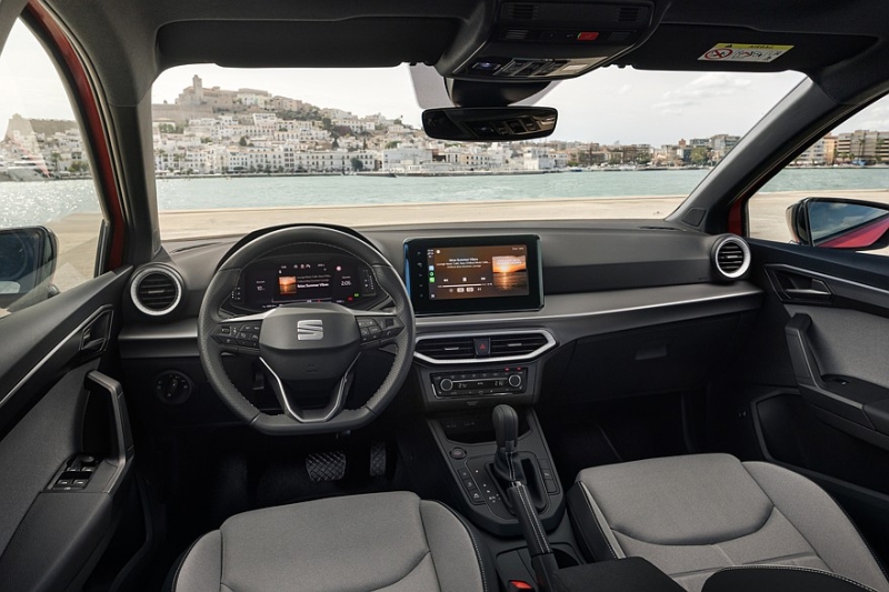 Seat обновил родственные кроссовер Arona и хэтчбек Ibiza: свежий дизайн и прежняя техника