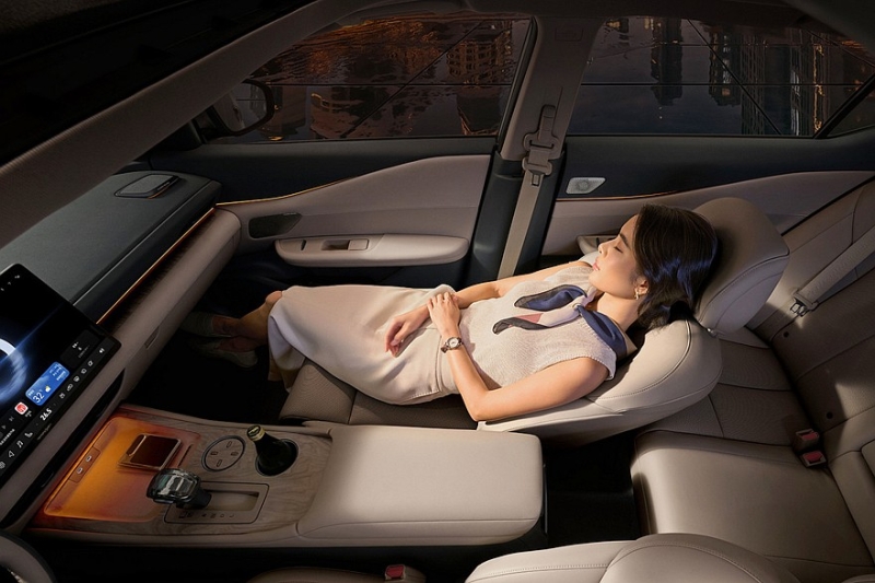 Седан Nissan Teana показал свой новый интерьер